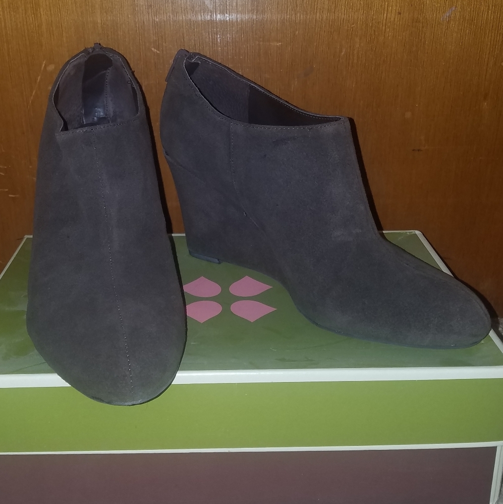 NATURALIZER wedge booties - size 9.5